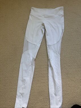 Alo coast leggings in white
